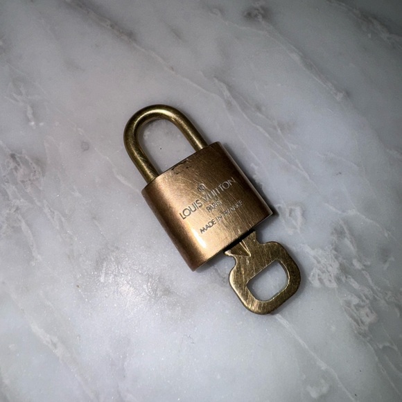 Louis Vuitton Lock and Key - Picture 2 of 5